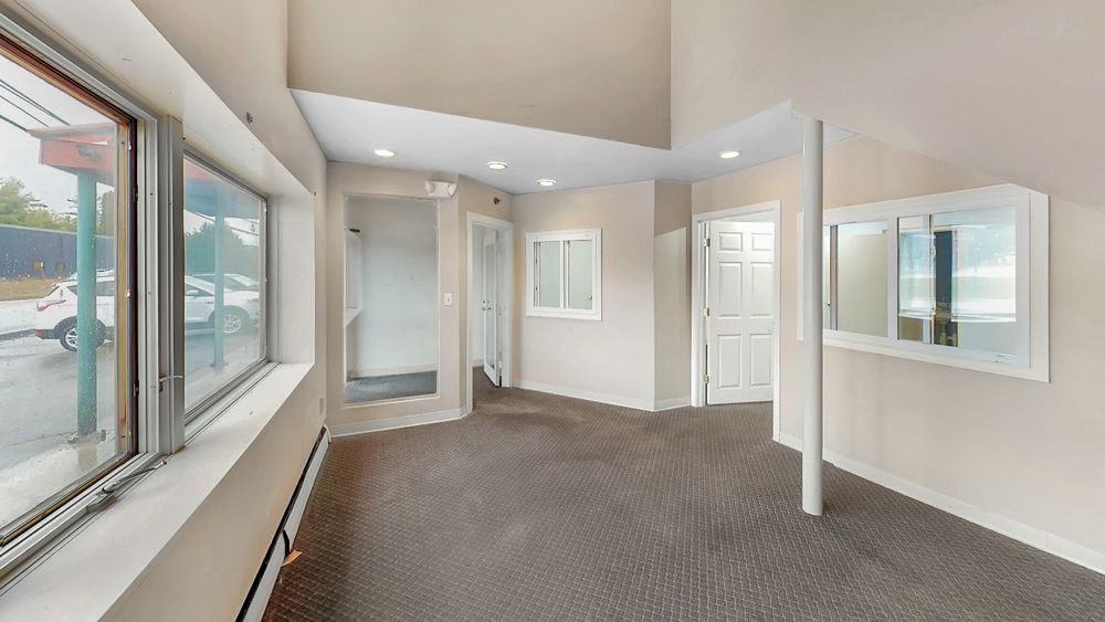 13 Westminster St, Lewiston, ME 04240